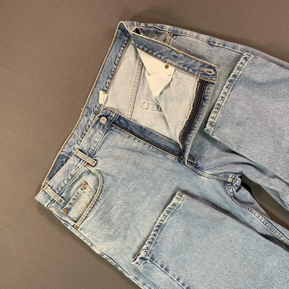 Levis 550 Jeans Mens 42x32 Blue Denim Relaxed Tapered Leg Light Wash (41x32 Fit)